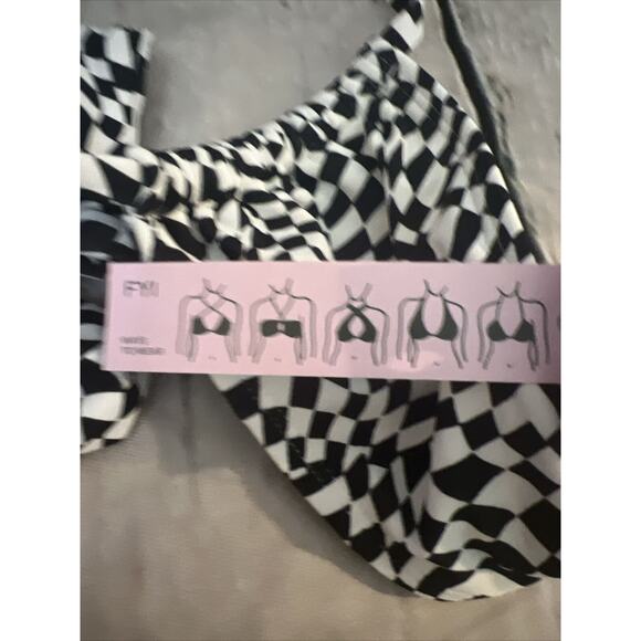 Wild Fable U-Neck Multiway Bikini Top Black/White Check Women's XXS NWT - Picture 8 of 10